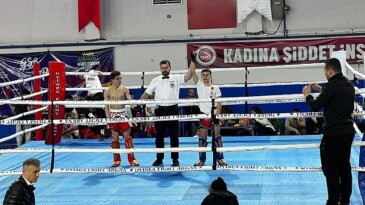 Kemer Belediyesi kick boks atletleri 5 madalya ile döndü