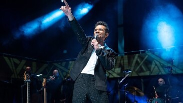 Kenan Doğulu, Heyecanla Beklenen “İhtimaller” Caz Konseriyle En Sevilen Modüllerini İzmirli Sevenleri İçin Seslendirdi