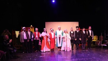 Klâsik Tiyatromuzun İki Klasiği Meddah ve Ortaoyunu Seyirciyle Buluştu