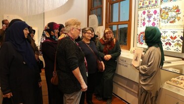Kocaeli’nin 65 yaş üstü çınarları Mahallî Kültür Müzesinde; Çocukluklarını hatırladılar