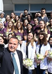 Lider Böcek, sıhhat çalışanlarının 14 Mart Tıp Bayramı’nı kutladı