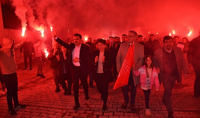 Lider Kırgöz baba ocağı Salihler’e 1300 araçlı konvoyla çıkarma yaptı