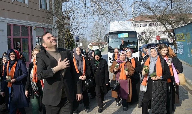 Lider Özlü’ye Yeniköy Merkez Mahallesi’nde Sevgi Seli