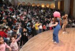 Nevşehir Belediyesi tarafından çocuklar için bu yıl birinci sefer düzenlenen ramazan cümbüş programları büyük ilgi görüyor