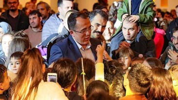 Nevşehir Belediyesi tarafından çocuklar için düzenlenen ramazan cümbüş programlarına ilgi her geçen gün artarak devam ediyor