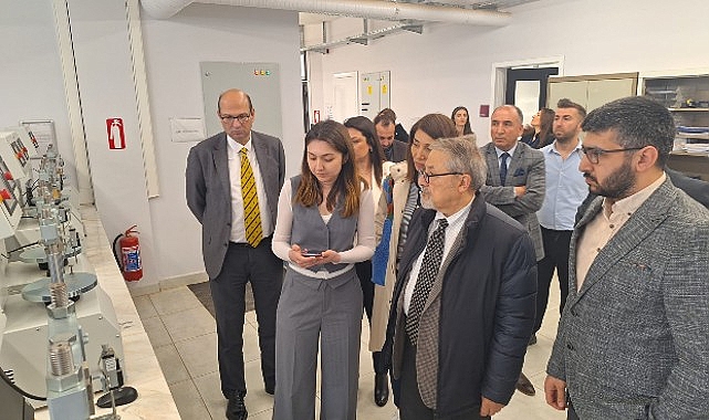 Prof. Dr. Naci Görür İzmir’deki yapı ve yer laboratuvarını ziyaret etti