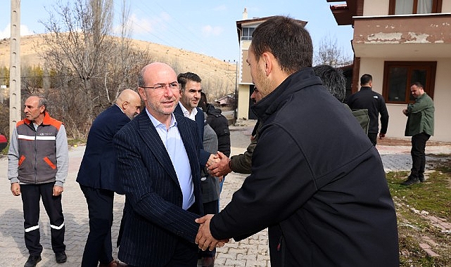 Selçuklu Belediye Başkanı Ahmet Pekyatırmacı, ihtiyaçlar doğrultusunda yapılacak hizmetleri yerinde tespit etmek hedefiyle yaptığı dış mahalle ziyaretlerini sürdürüyor