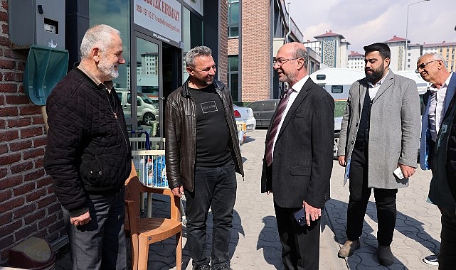 Selçuklu Belediye Başkanı Ahmet Pekyatırmacı, ilçenin farklı noktalarında vatandaşlarla buluşmaya devam ediyor. Lider Pekyatırmacı, Tırsan Sanayi Sitesi’nde esnaf ziyaretleri gerçekleştirdi