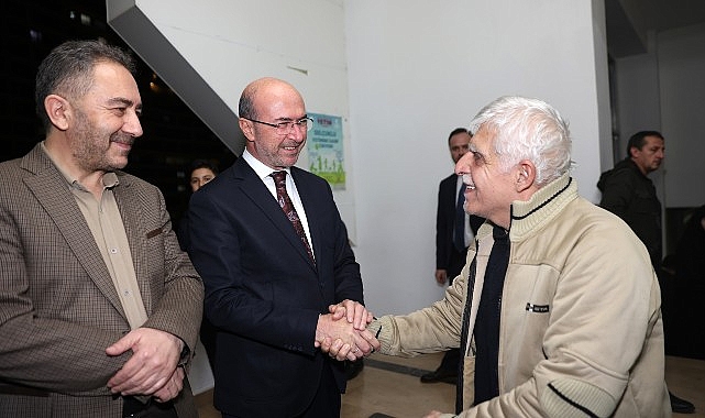 Selçuklu Belediye Başkanı Ahmet Pekyatırmacı, Selçuklu İlçe Müftülüğü’nün, Ebubekir Camii’nde düzenlediği Berat Kandili programında ilçe sakinleriyle kandil rahmetine ortak oldu