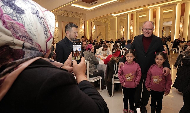 Sivas Belediye Başkanı ve AK Parti Belediye Lider adayı Hilmi Alım, kentteki çölyak hastaları ve aileleri ile bir ortaya geldi