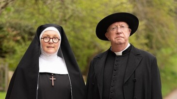 Tanınan Hata Draması Peder Brown Yeniden Çok Hareketli