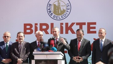 31 Mart Yerel Seçimlerinde Sivas Belediye Lideri olarak seçilen Dr. Adem Uzun görevi devraldı