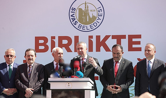 31 Mart Yerel Seçimlerinde Sivas Belediye Lideri olarak seçilen Dr. Adem Uzun görevi devraldı