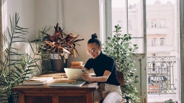 Acer, meskende cümbüşün konforunu aileler ve öğrenciler için büyük ekranlı Iconia Tab M10 ile ikiye katlıyor