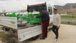 Antalya Büyükşehir kovan ve makine teçhizat dayanağını sürdürüyor