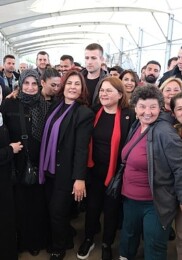 Aydın Büyükşehir Belediye Başkanı Özlem Çerçioğlu, Didim’de Cet Tohumlarından üretilen binlerce fidenin dağıtımını yaptı ve Didim Pazarı’nı ziyaret etti