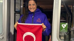 Boyner, Genç Yüzücü Aysu Türkoğlu’nun Guinness Amacına Ortak Oldu