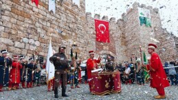 Bursa için şenlik vakti 19. Osman Gazi’yi Anma ve Bursa’nın Fetih Şenlikleri Başlıyor Bursa’yı fetih coşkusu saracak