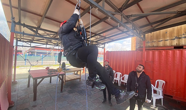 Büyükşehir İtfaiyesi’nden teleferik grubuna eğitim