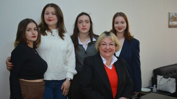 Çocukların yarınları sanatla renklenecek