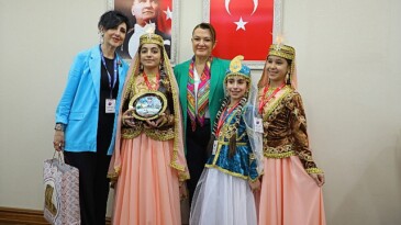 Dünya çocukları Antalya Büyükşehir Belediyesi’ni ziyaret etti