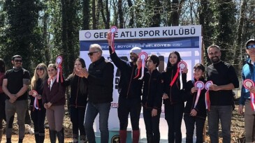 En sağlam atlar 120 km’lik parkurda yarıştı