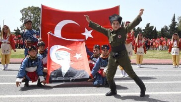 Foça’daki 23 Nisan Ulusal Egemenlik ve Çocuk Bayramı kutlamaları büyük coşkuya sahne oldu.