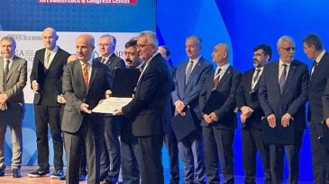 İKÇÜ Akredite Oldu