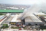 İnegöl Organize Sanayi Bölgesi 4. Cadde üzerinde bulunan bir sandalye üretim fabrikasında sabah saatlerine başlayan yangın sonrası İnegöl ve Bursa’daki tüm gruplar teyakkuza geçti