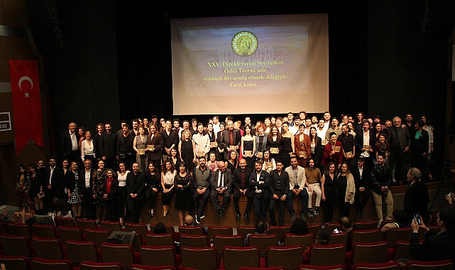 İstanbul Büyükşehir Belediyesi Kent Tiyatroları, 24. Direklerarası Seyirci Ödülleri’nden “Sahne Tasarımı” mükafatına layık görüldü