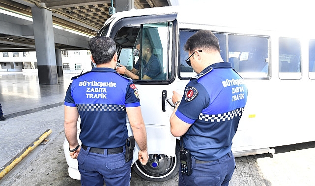 İzmir Büyükşehir Belediyesi zabıta takımları bayram öncesi sıkı kontrolde