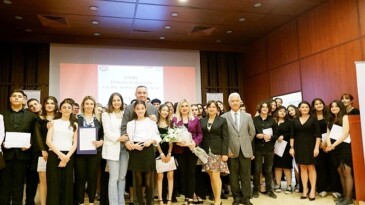 İzmir Ümran Baradan Hoş Sanatlar Lisesi öğrencilerinden “Solo Konser”