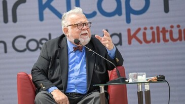 İzmirliler İZKİTAP Fest’e akın etti: Prof. Dr. Celal Şengör konuk oldu