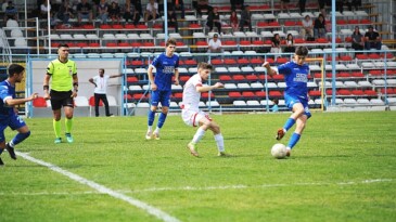 Kemer Belediye Spor konutunda galip geldi