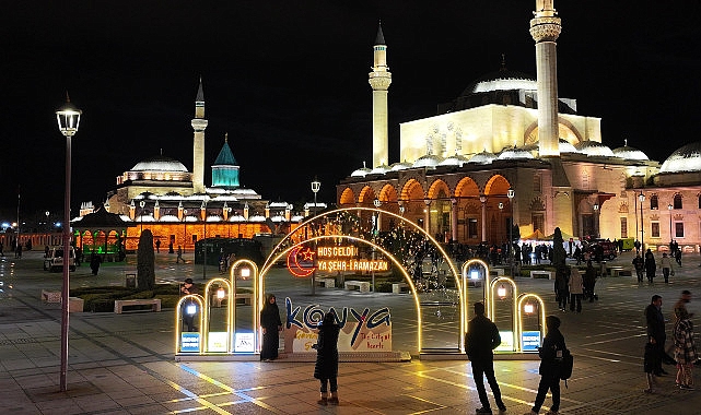 Konya Büyükşehir’in Işıklı TAG’ları Kentin Ramazan Coşkusuna Katkı Yapıyor