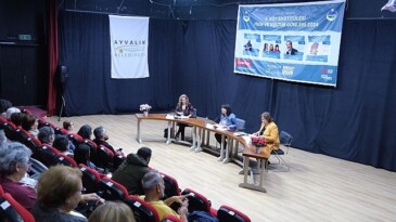 Köy Enstitüleri üzerine Türkiye’nin en kıymetli aktiflik dizisi olan “Köy Enstitüleri Fikir ve Kültür Günleri” 19-21 Nisan tarihlerinde dördüncü defa Ayvalık’ta gerçekleştirildi