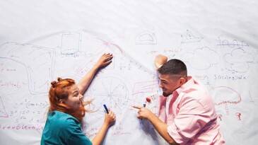 Lefkoşa Belediye Tiyatrosu “Uçan Bisiklet” Oyunuyla 38. Çocuk Şenliği’nde