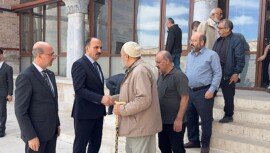 Lider Altay Alaaddin Camii’nde Vatandaşlarla Buluştu