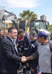 Lider Demir belediye işçileri ile bayramlaştı