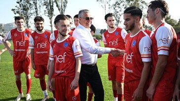 Lider Topaloğlu’ndan futbolculara ziyaret