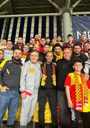 Menderes Belediye Başkanı İlkay Çiçek, Erzurum müsabakasında Göztepe’yi yalnız bırakmadı, maçı taraftarlarla birlikte izledi