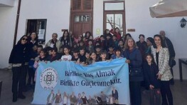 Muğla Büyükşehir Belediyesi Yaşlılara Hürmet Haftası’nı Türk Sanat Müziği Korosu konseri, ebru sanatı, sinema, sohbet ve ziyaretlerle kutladı