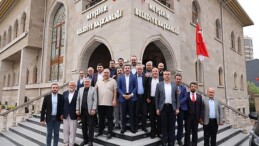 Nevşehir Belediye Başkanı Rasim Arı, 31 Mart Mahalli Yönetimler Seçimleri’nin akabinde vazifelerini sürdüren ve yeni seçilen muhtarlarla bir ortaya geldi