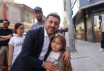 Nevşehir Belediye Başkanı Rasim Arı, Belediye Caddesi’nde esnaf ziyaretlerinde bulundu, vatandaşlarla bir ortaya geldi
