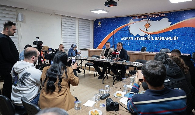 Nevşehir Belediye Başkanı ve AK Parti Belediye Lider Adayı Dr. Mehmet Savran, iki aylık belediye başkanlık maaşını Mehmetçik Vakfı’na bağışladı