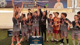 Nevşehir Belediyesi tarafından düzenlenen İlkokullar Ortası 23 Nisan Halı Saha Futbol Turnuvası’nda şampiyon Necip Fazıl Kısakürek İlkokulu oldu