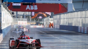Nissan Formula E Kadrosu birinci Tokyo E-Prix’sinde tarihi Pole Konumu ve podyum derecesi elde etti
