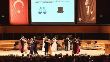 Ruhu genç İzmirliler şovlarıyla büyüledi