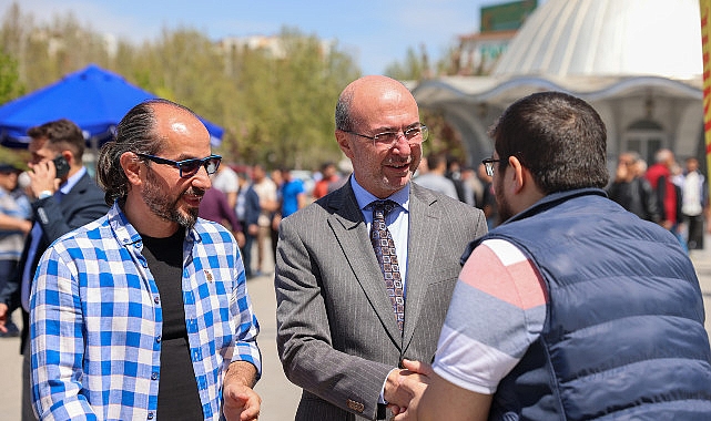 Selçuklu Belediye Başkanı Ahmet Pekyatırmacı, Cuma Buluşmaları çerçevesinde Pir Şamil Mahallesi’nde vatandaşlarla bir ortaya geldi