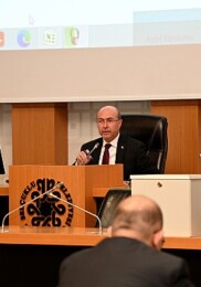 Selçuklu Belediye Meclisi yeni periyodun birinci toplantısını Selçuklu Belediye Başkanı Ahmet Pekyatırmacı başkanlığında gerçekleştirdi
